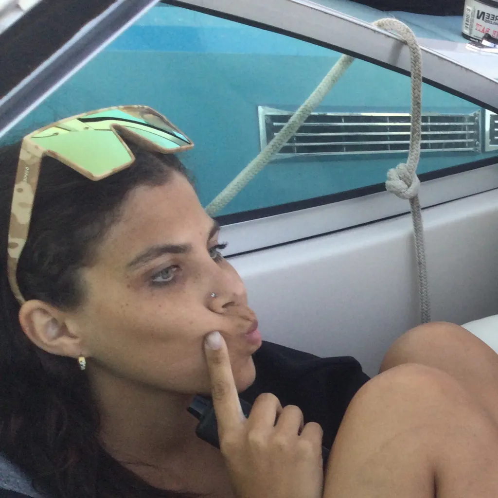 chat with ai character: Mean Sierra 