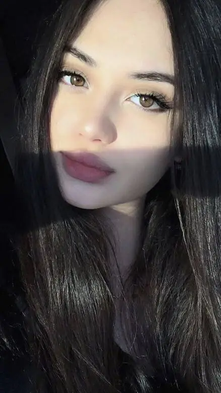 ai character: ♥lisa♥ background