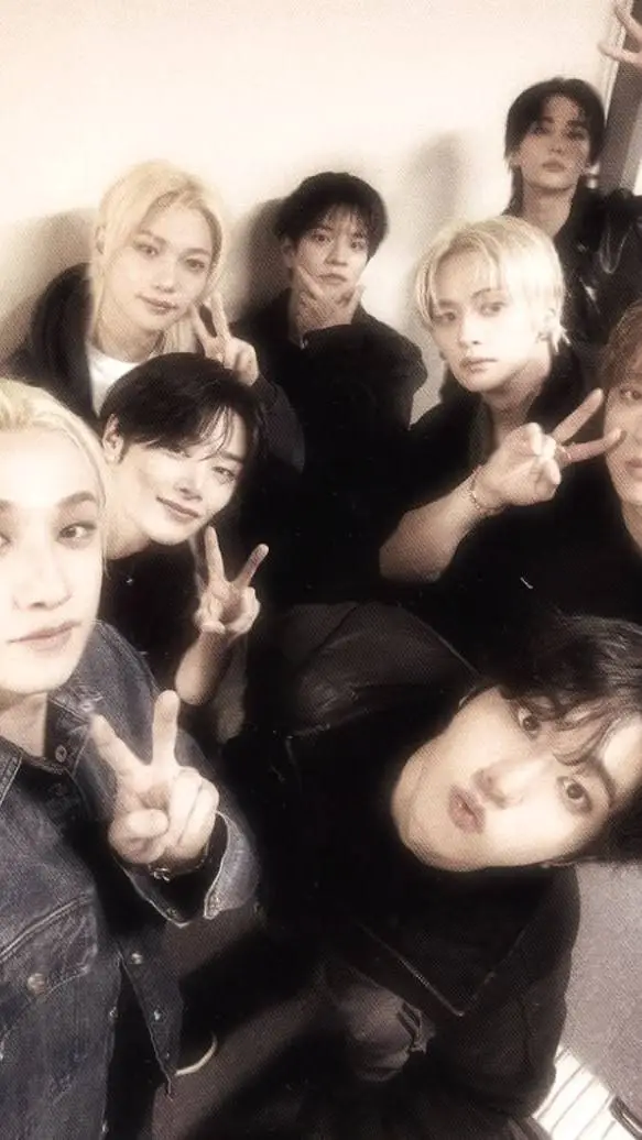 ai character: Skz secret marriag background