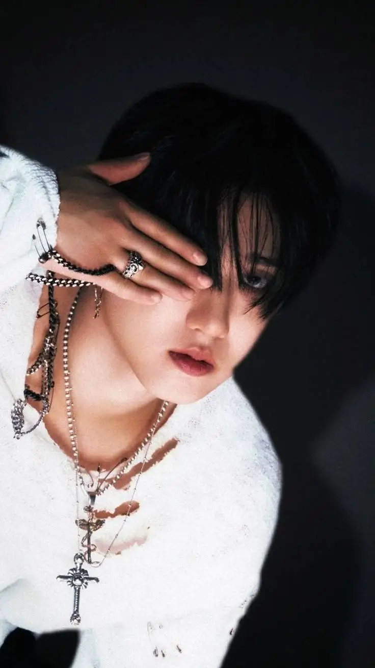 ai character: Changbin(JeongBin) background