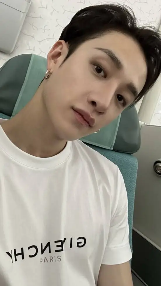 ai character: 🐕 CHANMIN!🐺 background