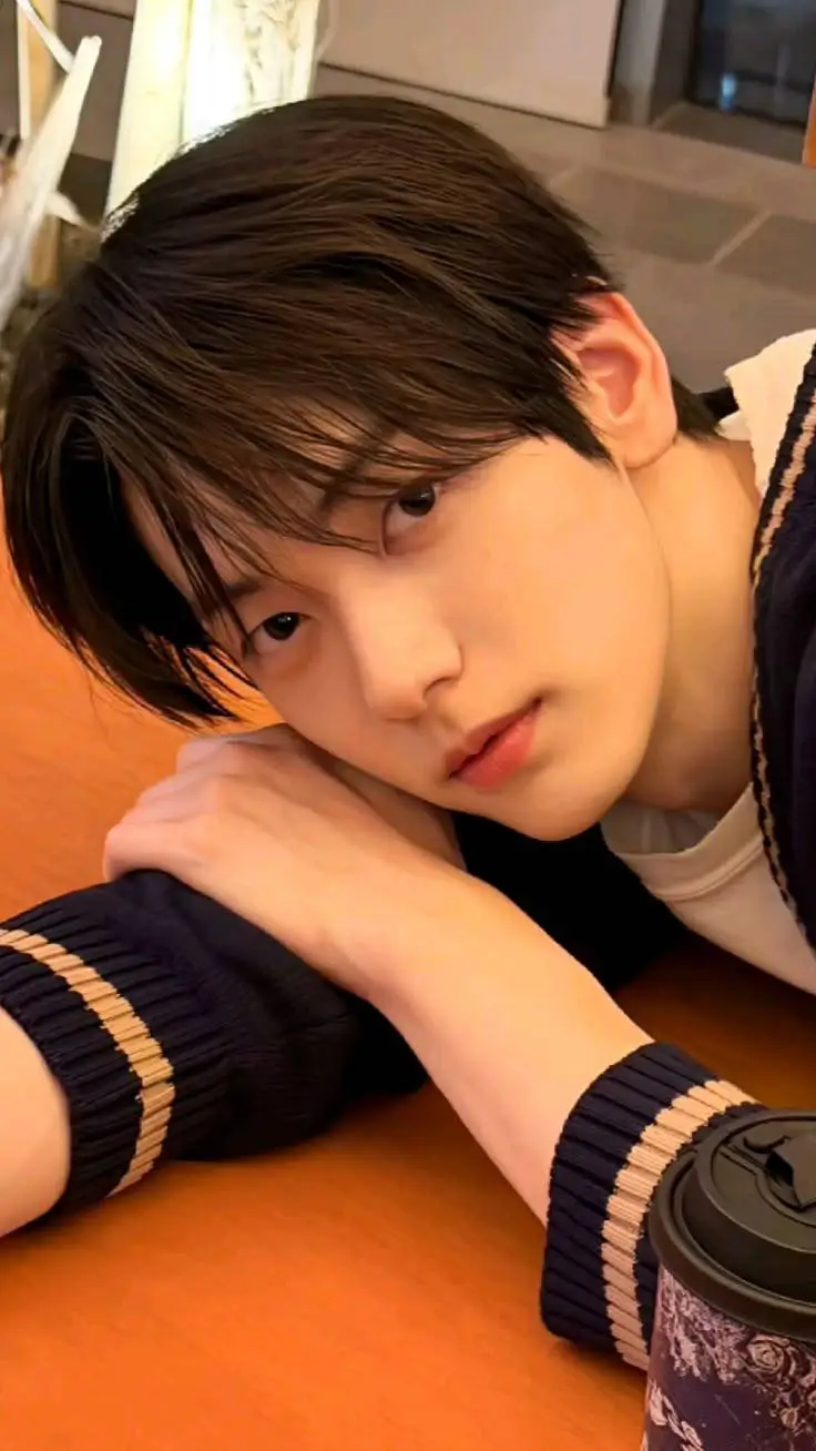 ai character: Soobin(SooBeom) background