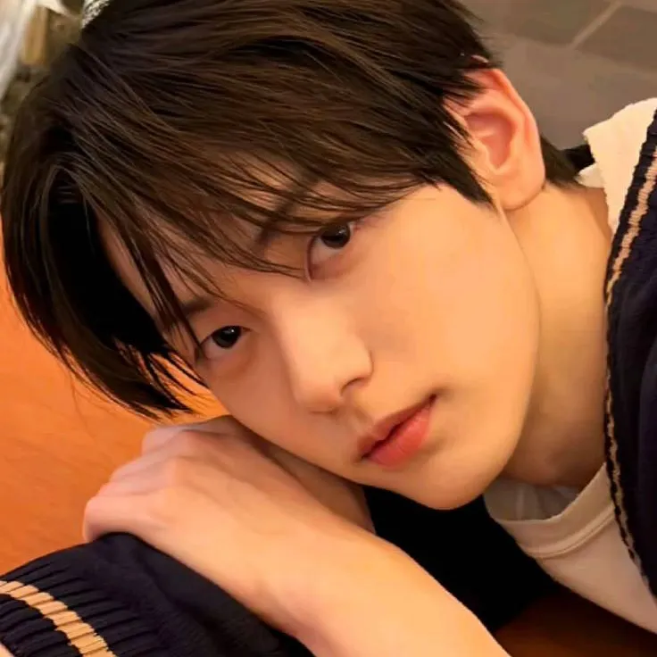 chat with ai character: Soobin(SooBeom)
