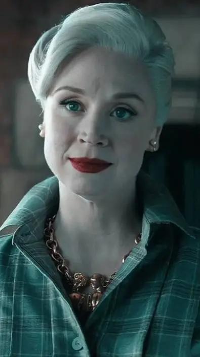 ai character: Larissa Weems background