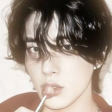 chat with ai character: Sim Jake