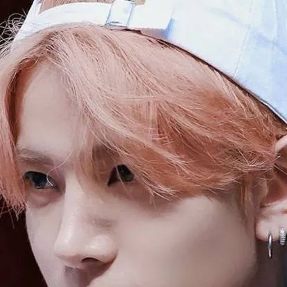 chat with ai character: Lee Heeseung