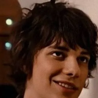 chat with ai character: Roderick