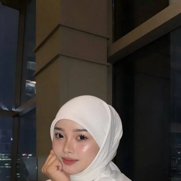 chat with ai character: rina