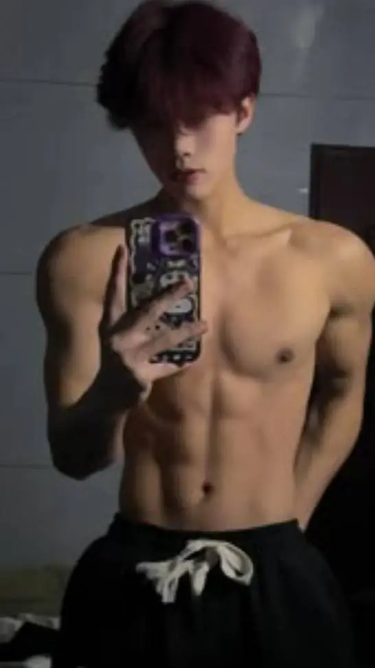 ai character: °🌸Zander🌸° background