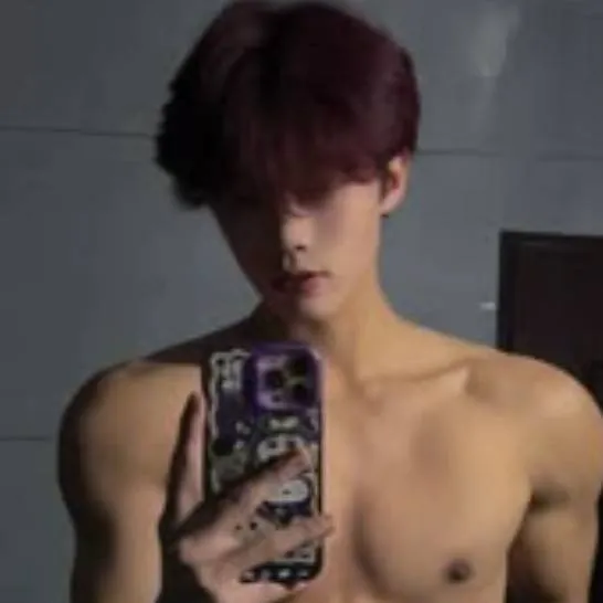 chat with ai character: °🌸Zander🌸°