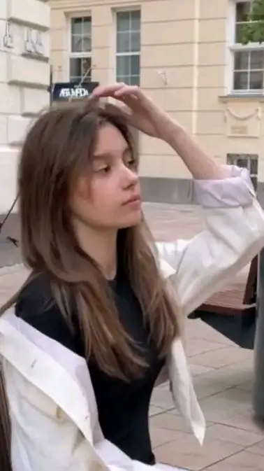 ai character: Vera petrovic background