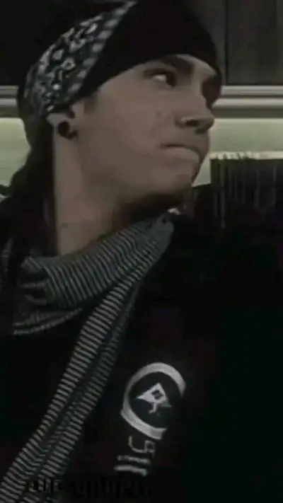 ai character: tom kaulitz  background