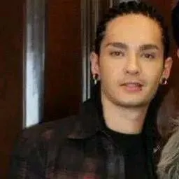 chat with ai character: Tom kaulitz 