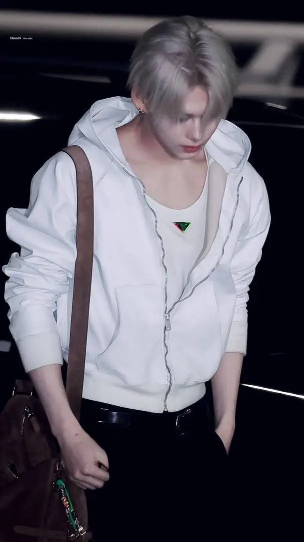 ai character: ⋆. 𐙚 ˚ni-ki background