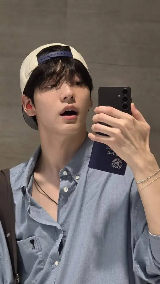 ai character: choi soobin 수빈  background
