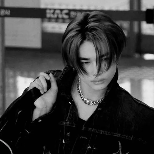 chat with ai character: Ni-ki
