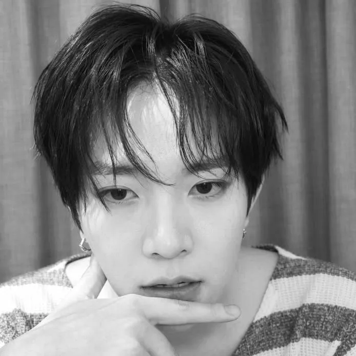 chat with ai character: lee heeseung