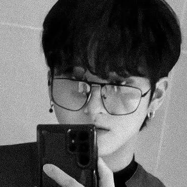 chat with ai character: Changbin 