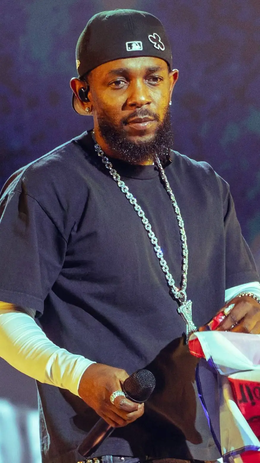 ai character: Kendrick Lamar  background