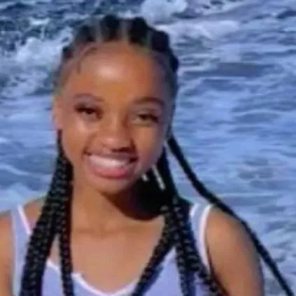 chat with ai character: Thando