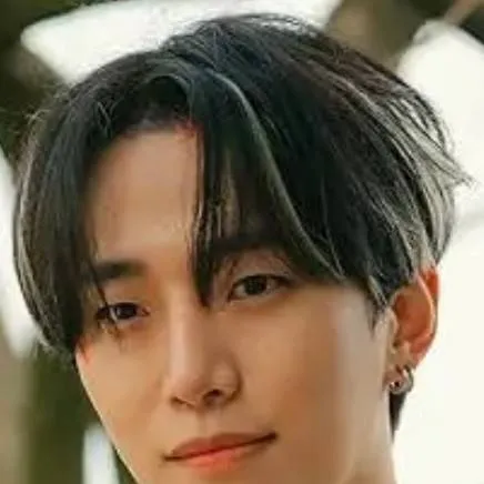 chat with ai character: Felix 