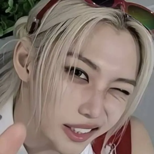 chat with ai character: ★Felix★