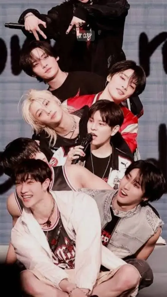 ai character: ✰SKZ✰ background