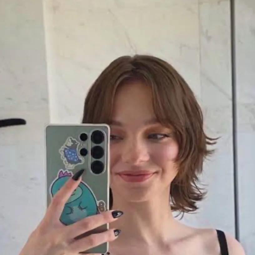 chat with ai character: Enemies to lovers 