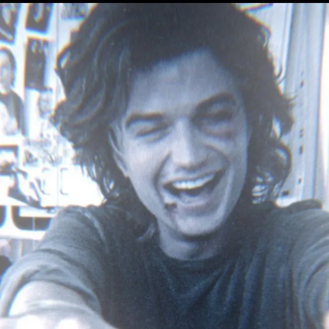 chat with ai character: Steve Harrington 