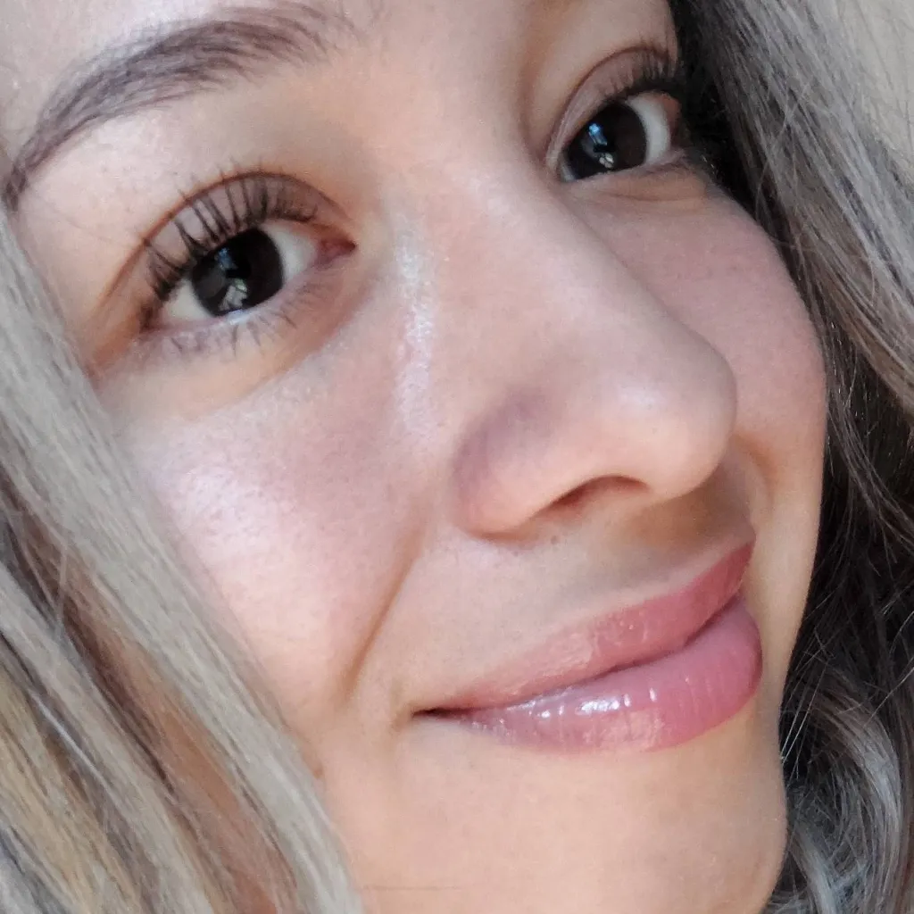 chat with ai character: novia sexi