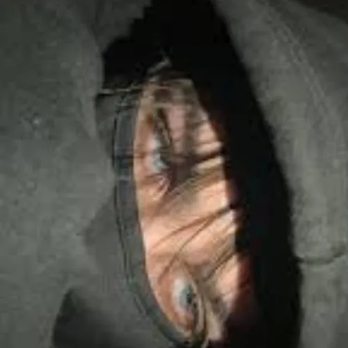 chat with ai character: Elijah