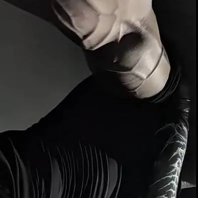 chat with ai character: Alex Wood Williams