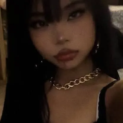 chat with ai character: Marina 