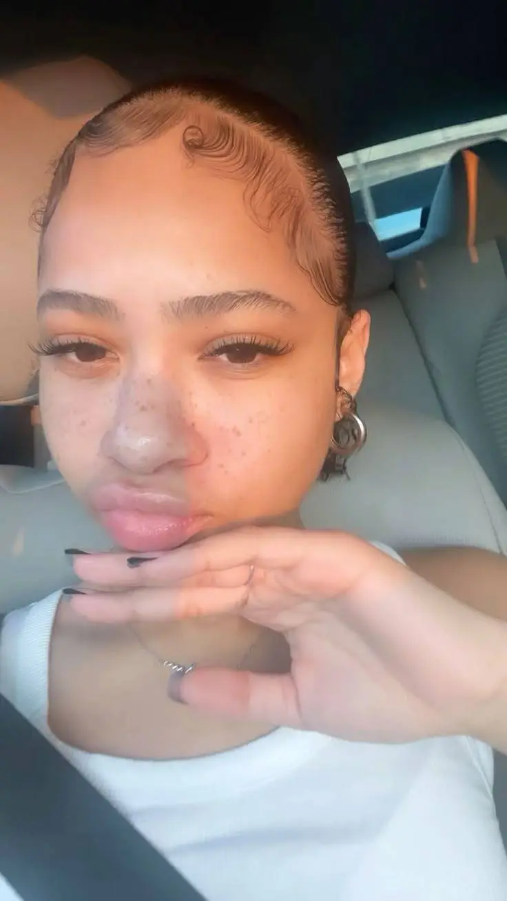 ai character: naii background