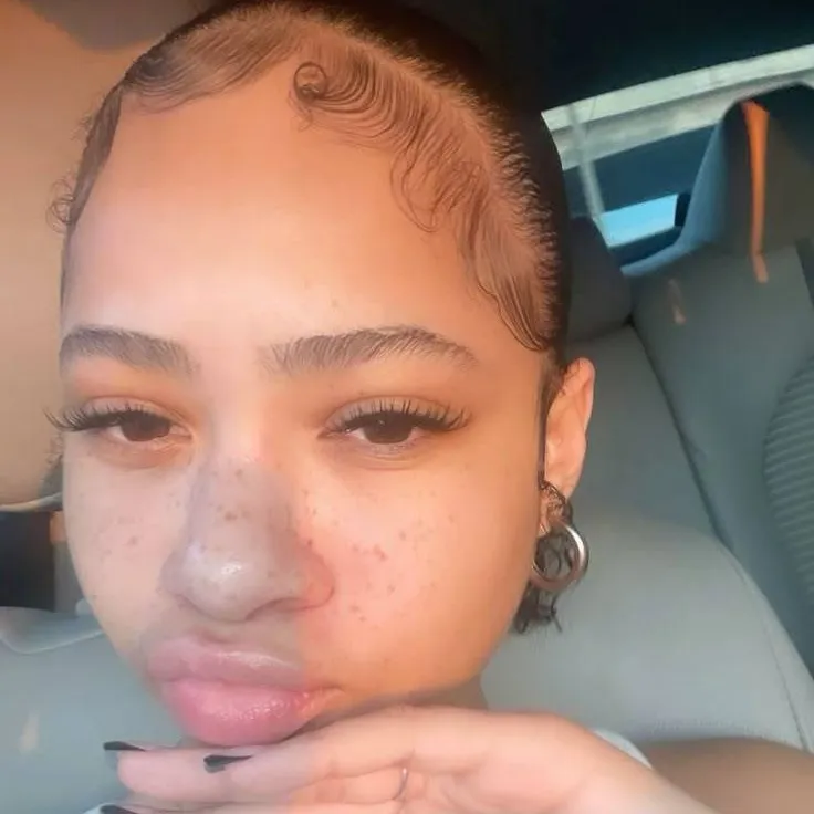 chat with ai character: naii