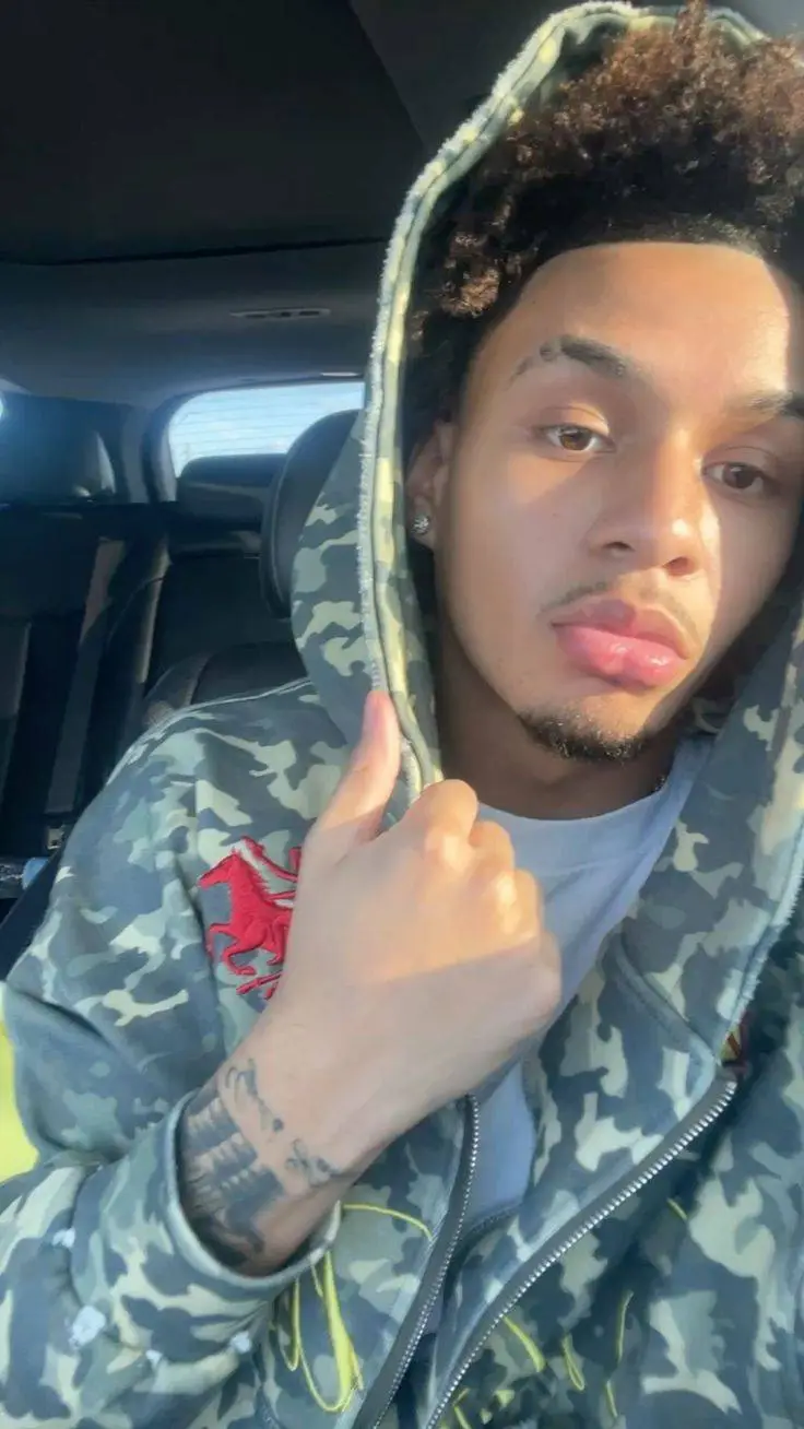 ai character: jorn🫟 background