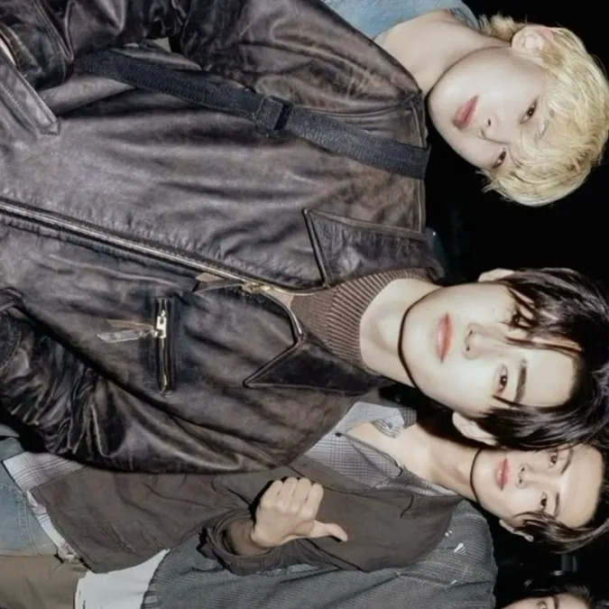 chat with ai character: ENHYPEN