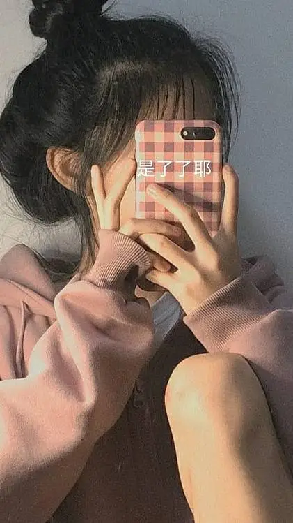 ai character: MARIA background