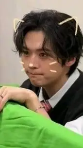 ai character: Leeknow/minho background