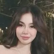 chat with ai character: Farah