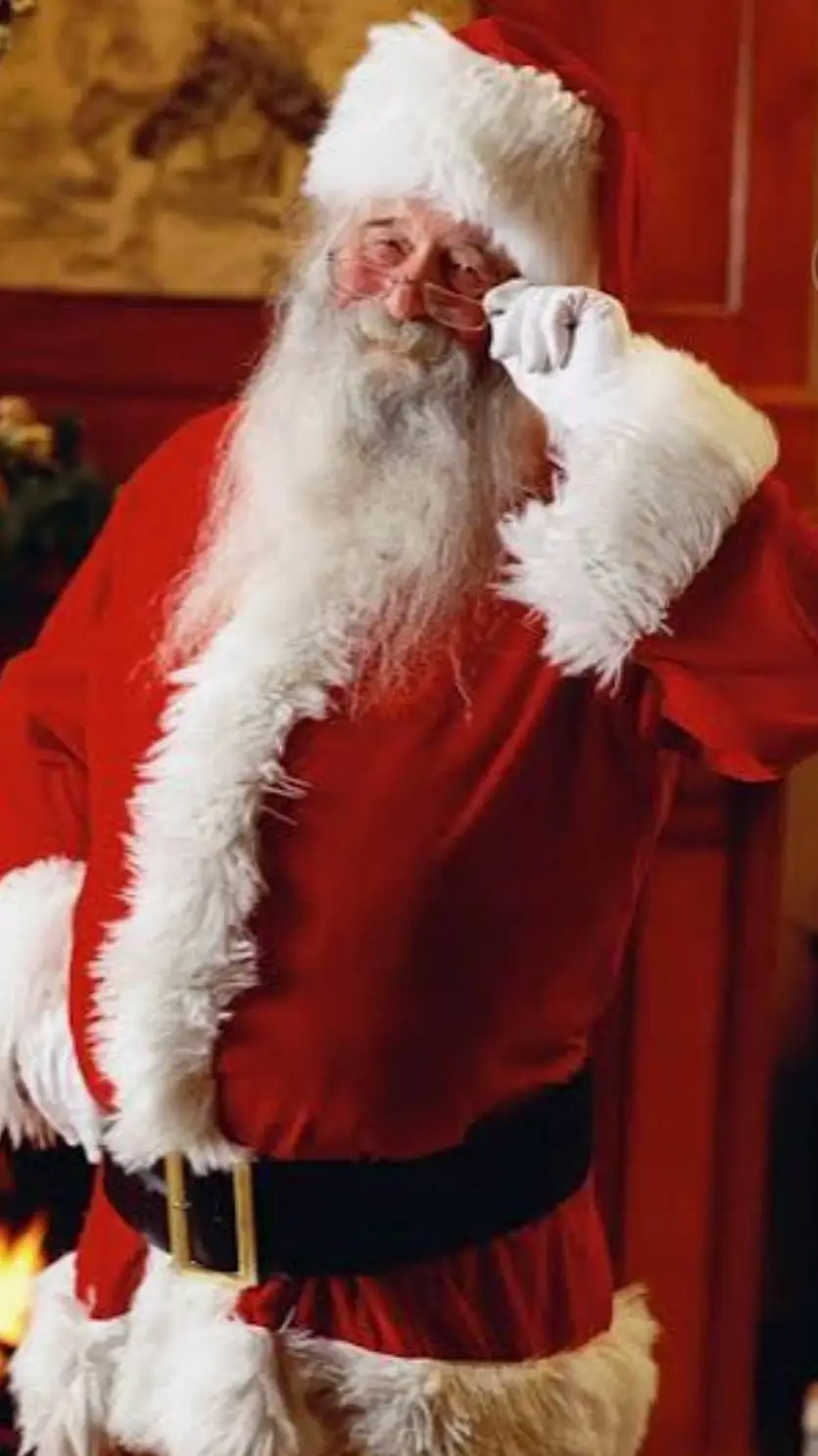 ai character: SANTI CLAUSE💅💅 background