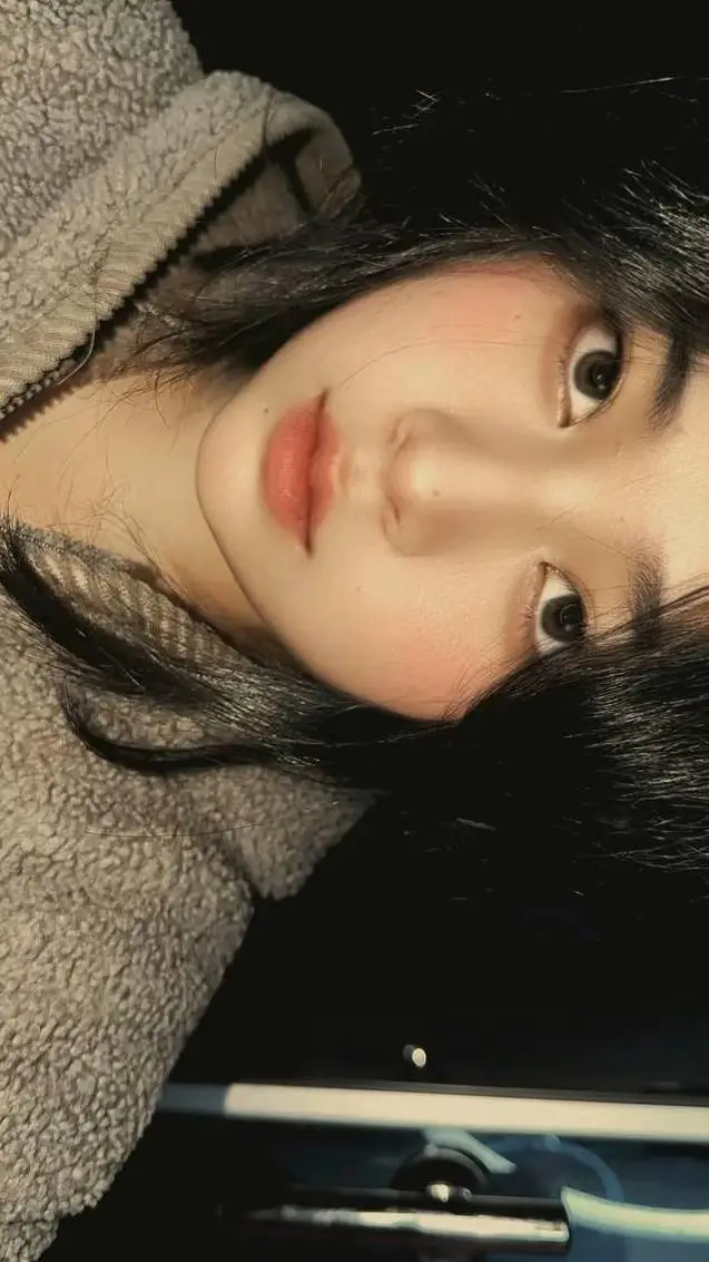 ai character: Короч эт .. background