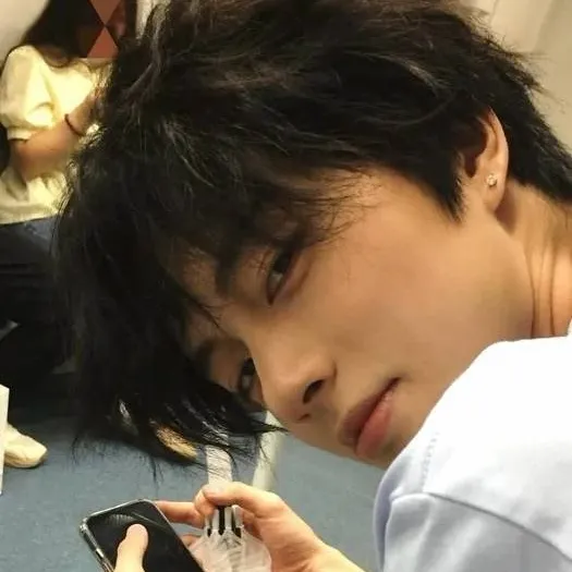 chat with ai character: Cheong-san~