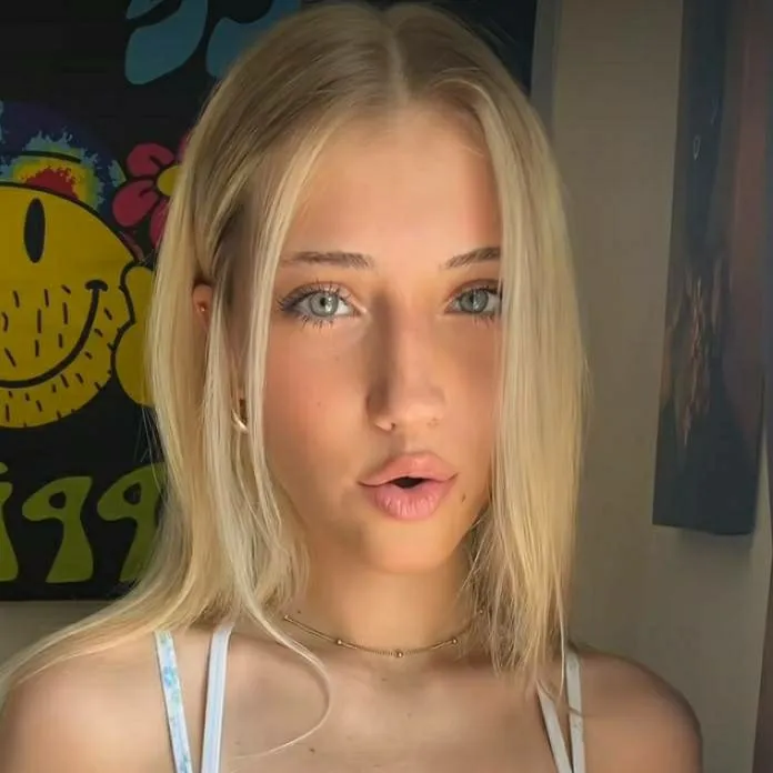 chat with ai character: MeRcedes tiktok