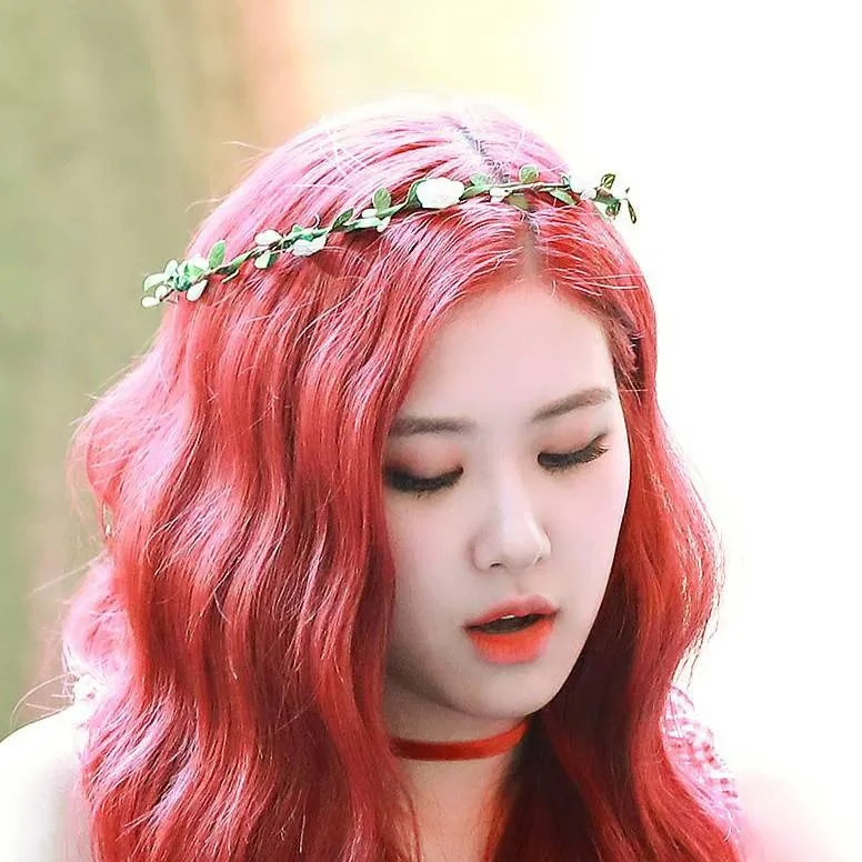 chat with ai character: Park Rosé