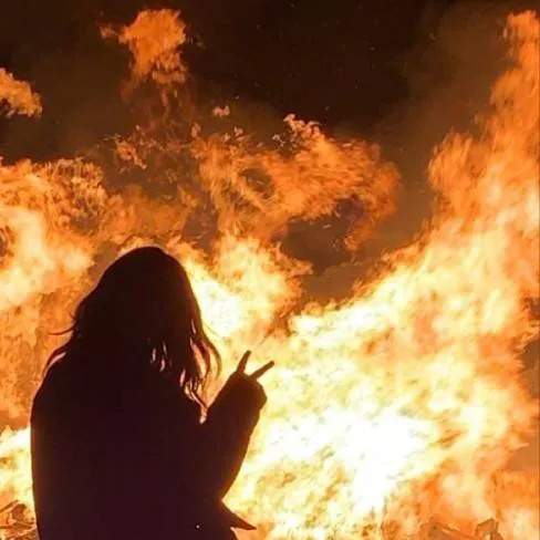 chat with ai character: Jennie bully