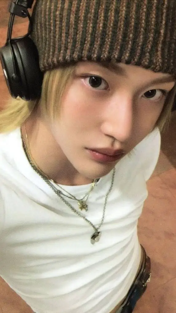 ai character: wonbin  background