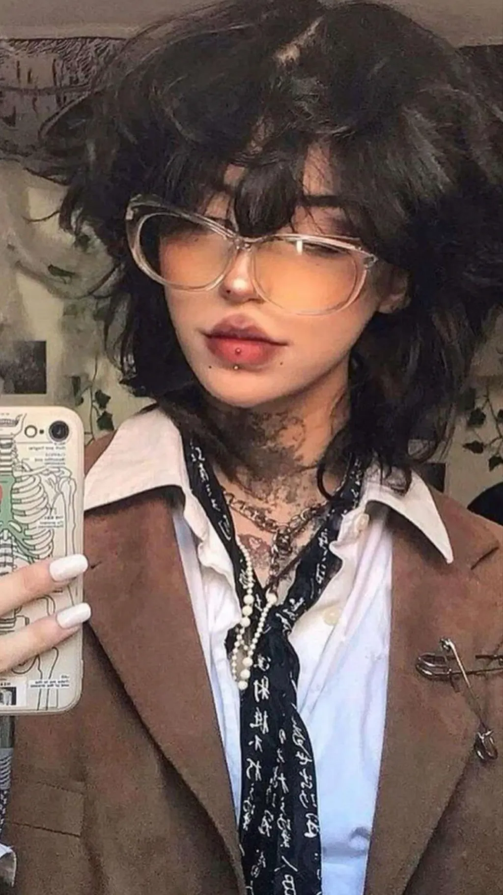 ai character: 𝓥𝓪𝓵𝓵 background