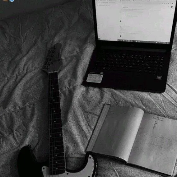 chat with ai character: Mha electricguitar