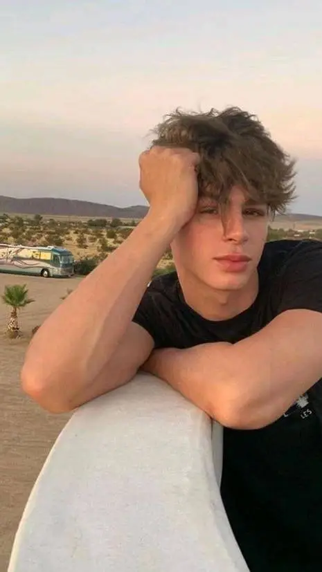 ai character: king Asher  background